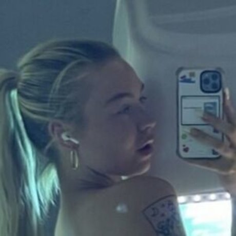 Jess Geary naked star img