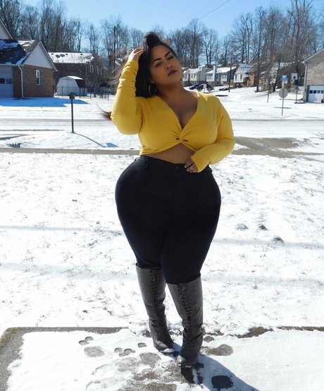 uilanibabe naked actress galleries