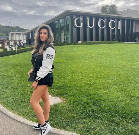 Nana Van Veghel xxx model pics