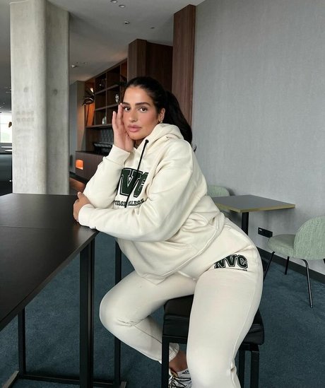 Anna Maria free actress pics