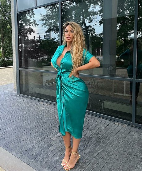 Lisa Amber hot star gallery