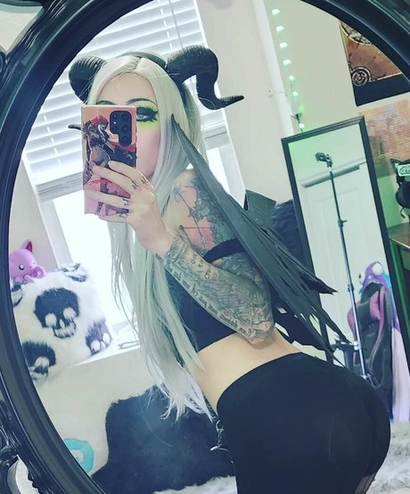 LadySurvival pornstar pretty pic