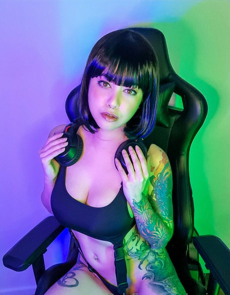 meivox beautiful model img