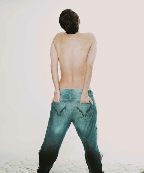 Carol Castro pretty actress pic