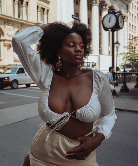 Stylebyambre IG model high quality gallery