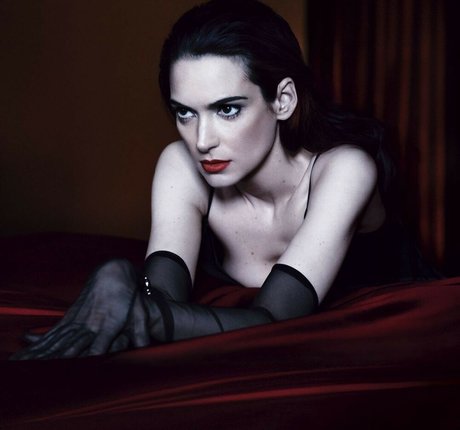 Winona Ryder star nudes galleries