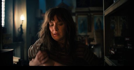 Winona Ryder erotic pornstar img