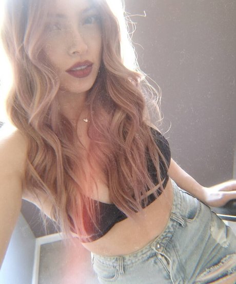 MsAmanda model xxx images