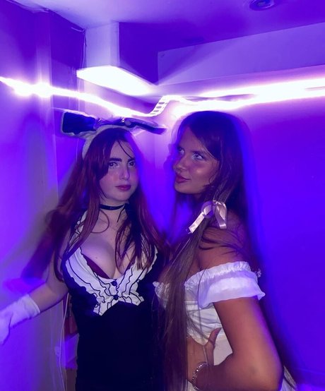 Elizabeth M top star gallery