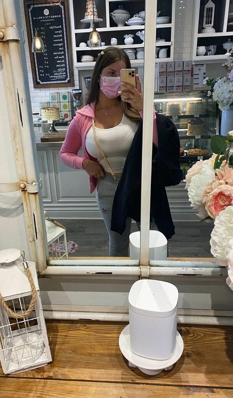 Elizabeth M nice pornstar pictures