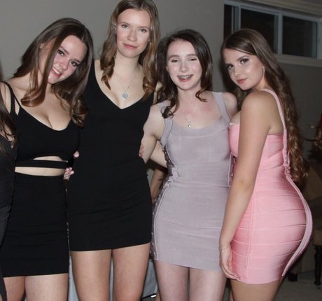 Elizabeth M naked actress galleries