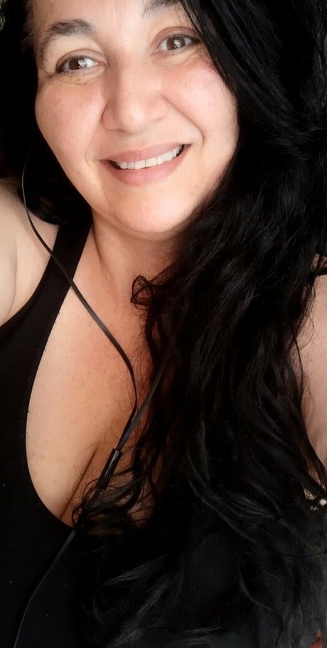 Paula Coelho pretty model photo