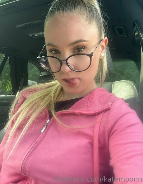katemoonn star photo