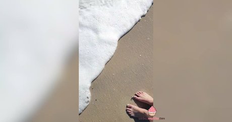 female influencer onlyfans erotic photo