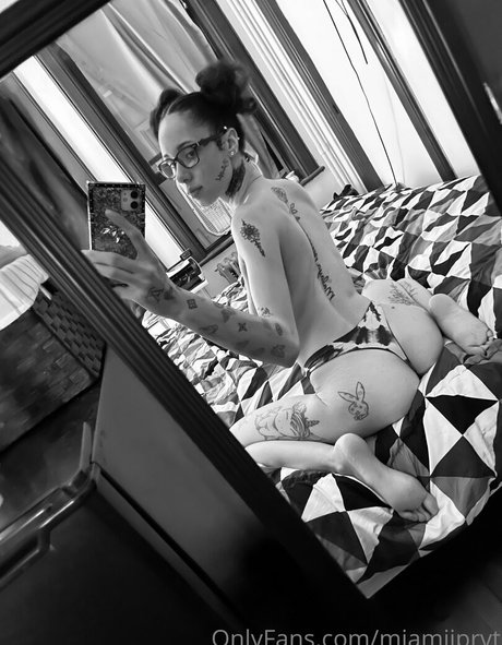 miamiiprvt pornographic model images