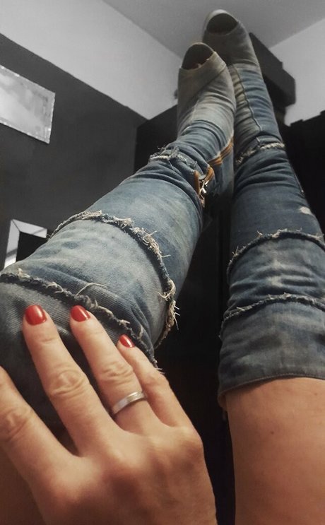 debboracarl hd model pic