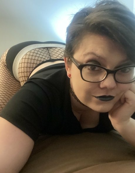 dinahdewittxo nudes actress images