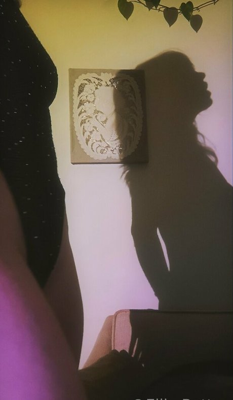 batton sexy pornstar pic