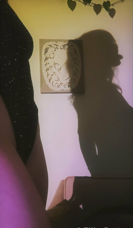 batton model erotic pic