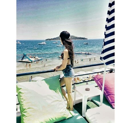 Vahide Bulu star high quality photos