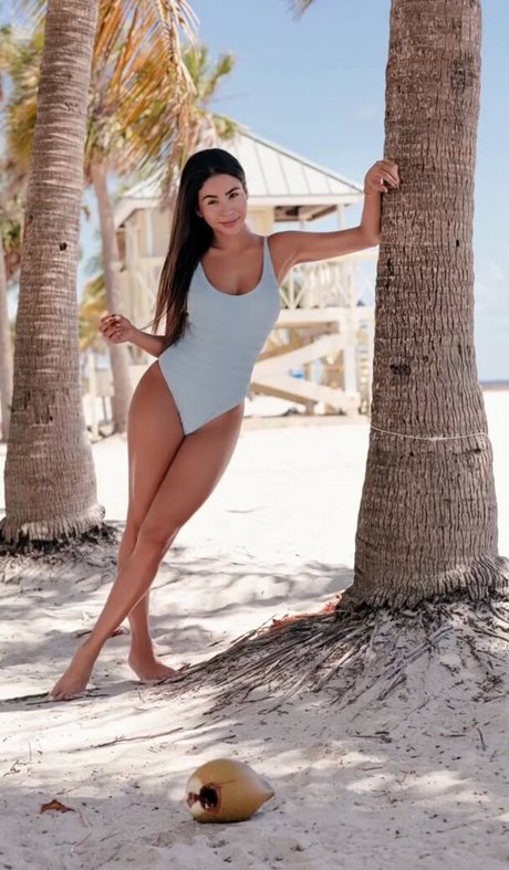 Myllene Batista model photos