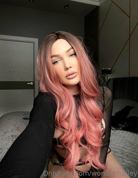 wonder hailey art model pics