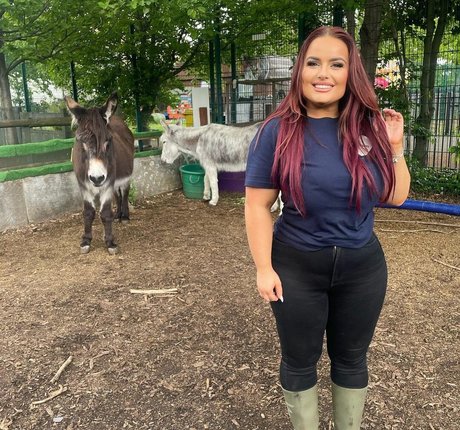 Shauni Rixon sexy star image