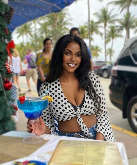 Pilarr model exclusive gallery