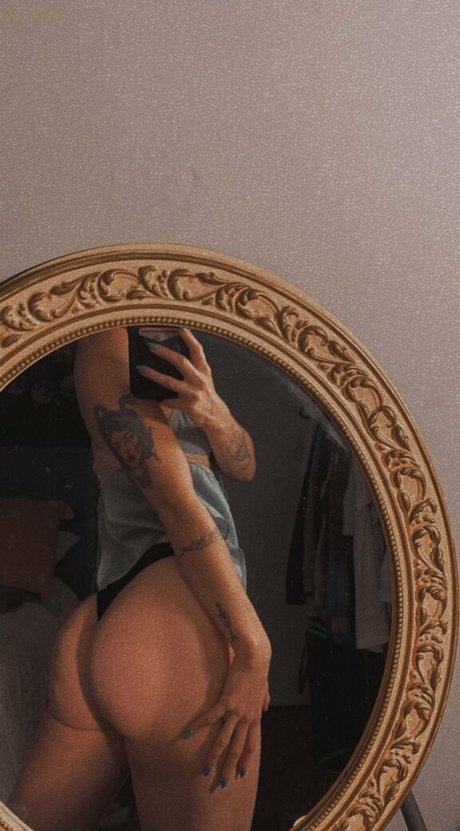 Baby red_ beautiful actress photo