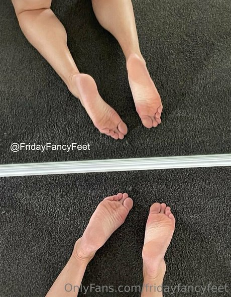 fridayfancyfeet art model pictures