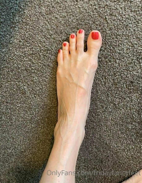 fridayfancyfeet erotic pornstar img