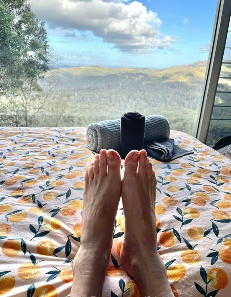 fridayfancyfeet star top image