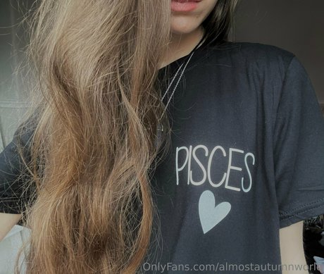 almostautumnworld exclusive star img