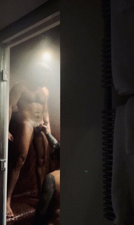 leobear hd model photo