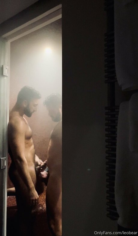 leobear nude pornstar photo