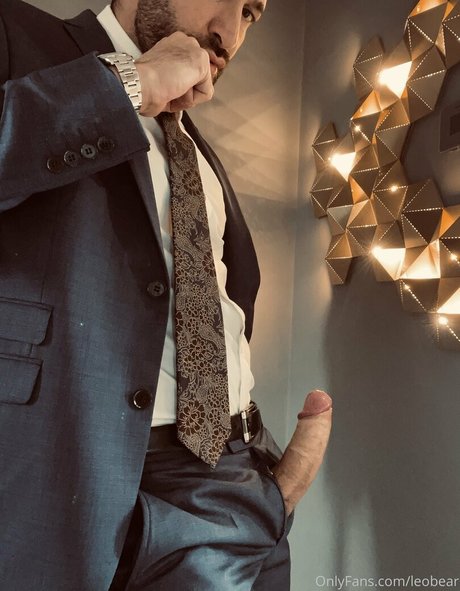 leobear erotic actress pic