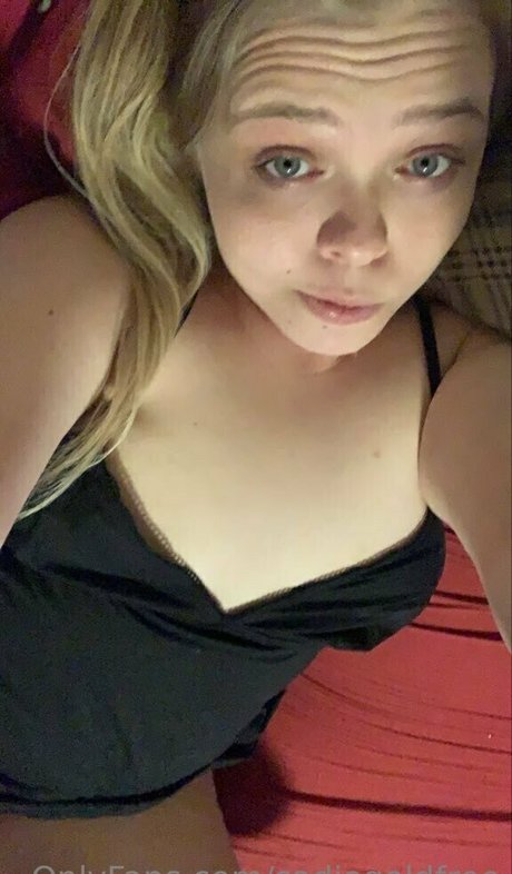 sadiegoldfree exclusive actress picture