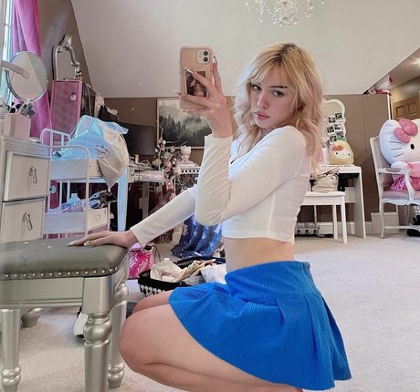 MyahAlanna naked pornstar picture