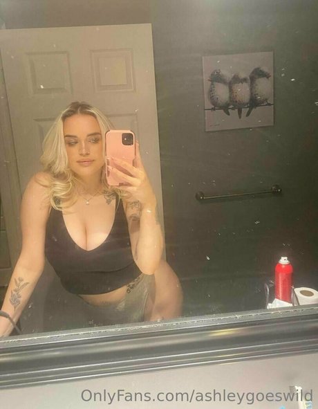 ashleygoeswild pornstar nice picture