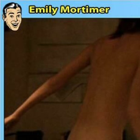 Emily Mortimer star nudes pic
