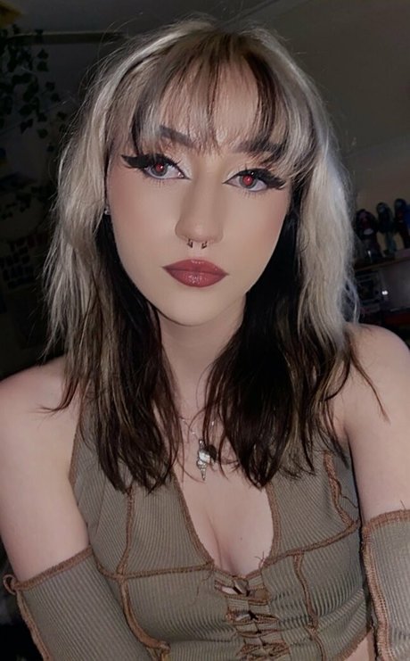 Exotiiac free model picture