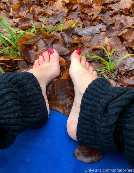 sofiaforfeet art model image
