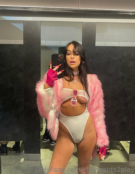 kittywants2play star porn galleries