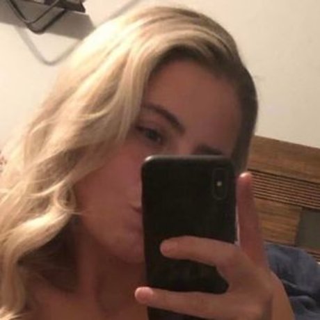 PinkCBJ model sexy img