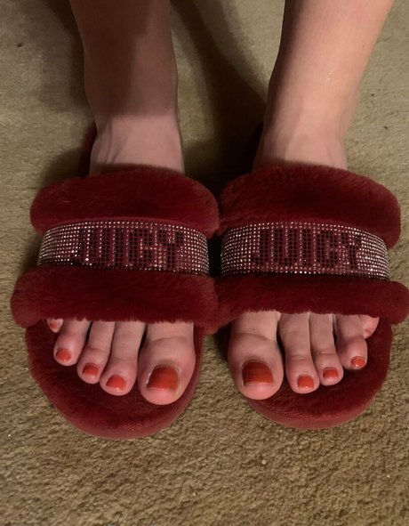 amazonianstoes nudes model photos