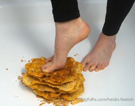 heidis feetish model pornographic pic