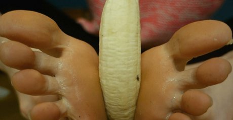 heidis feetish perfect model pic