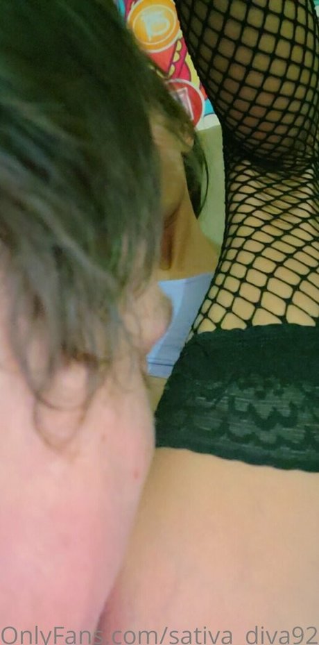 sativa diva92 star sexy pictures