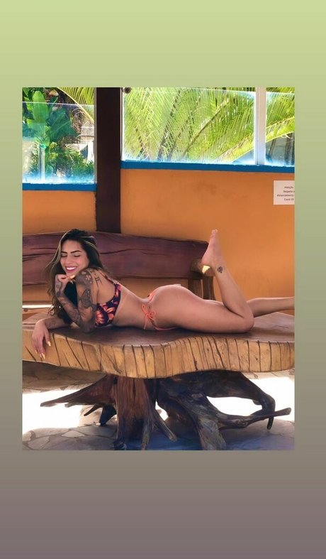 Kauane Siqueira model nude picture