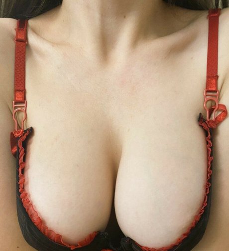 Sunny whale star exclusive images